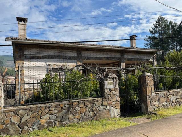 Buscas cambiar de aires, vente a Las Hurdes, a un espectacular chalet independiente mirando a la montaña photo 0