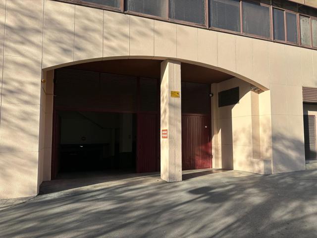 Plaza de garaje en alquiler en el centro de Alicante – Avenida Loring photo 0