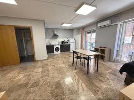 Oficina reformada como vivienda en Alicante – Zona Campoamor photo 0