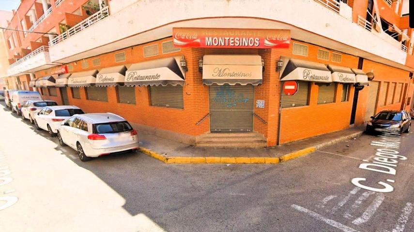 SE ALQUILA BAR RESTAURANTE DE 700 MTS2 photo 0