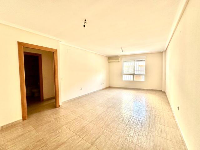 SE VENDE APARTAMENTO DE 3 D A ESTRENAR EN EL CENTRO DE TORREVIEJA photo 0