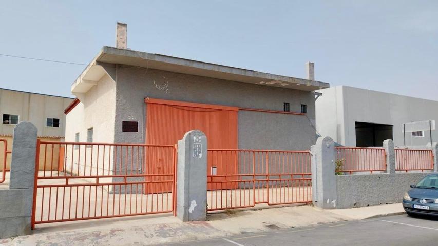 SE ALQUILA NAVE INDUSTRIAL DE 300 METROS EN EL POLIGONO INDUSTRIAL CASA GRANDE DE TORREVIEJA photo 0
