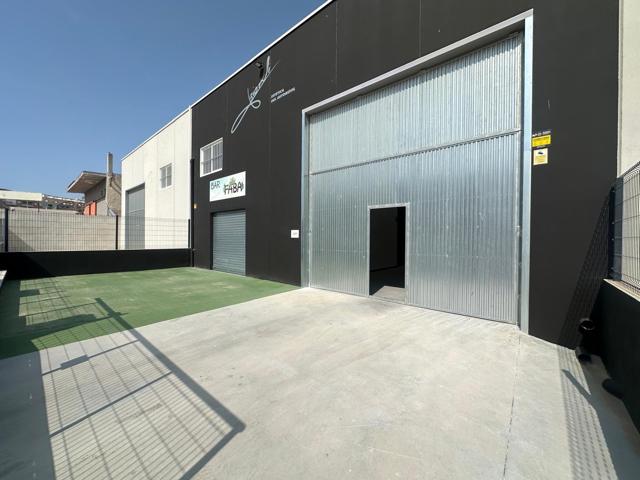 SE ALQUILA TALLER MECANICO de 200 mts2 CON BAR CAFETERIA EN EL POLIGONO INDUSTRIAL DE TORREVIEJA photo 0