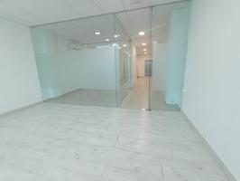 SE ALQUILA LOCAL COMERCIAL DE 70 MTS EN POLIGONO INDUSTRIAL DE TORREVIEJA photo 0