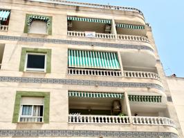 SE VENDE APARTAMENTO DE 3 D, 2 BAOS Y GARAJE EN EL CENTRO DE TORREVIEJA photo 0