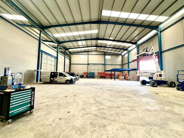 SE ALQUILA NAVE COMERCIAL - INDUSTRIAL DE 600 MTS2 EN POLIGONO INDUSTRIAL DE ALMORADI photo 0