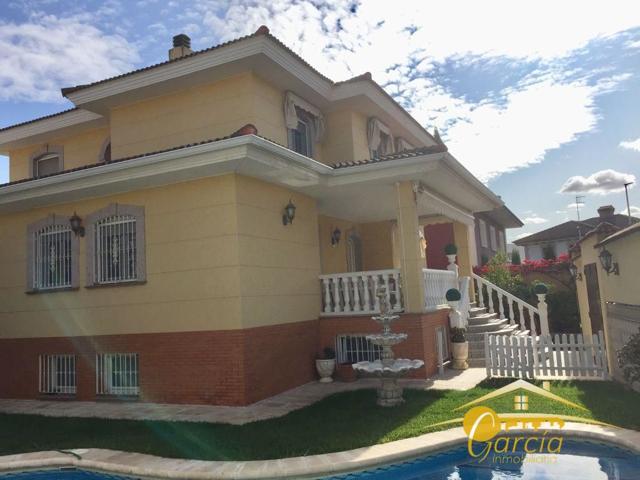 Casa - Chalet en venta en Mérida de 450 m2 photo 0