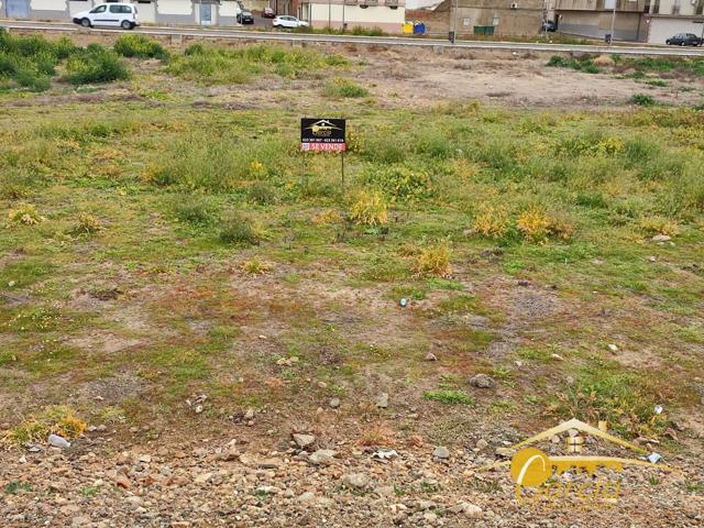 Terreno en venta en Calamonte de 421 m2 photo 0