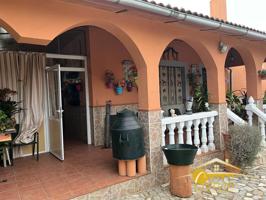 Casa - Chalet en venta en Calamonte de 1000 m2 photo 0