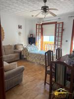 Edificio en venta en Calamonte de 600 m2 photo 0