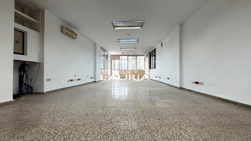 OFICINA EN VENTA - ZONA CENTRO DEL CARMEN photo 0