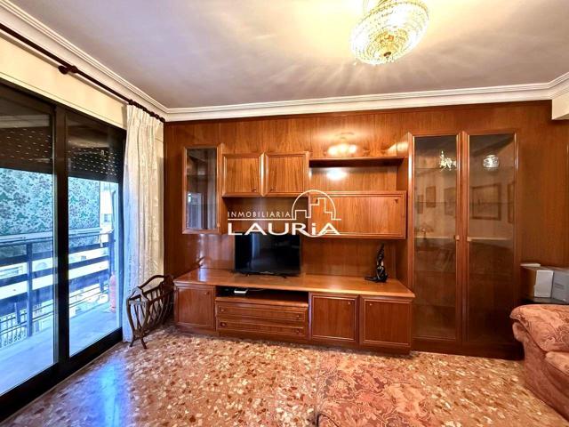 Alquiler de Piso, zona: Torres de Quart photo 0