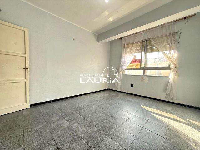 Piso de inversión en venta en Burjassot photo 0