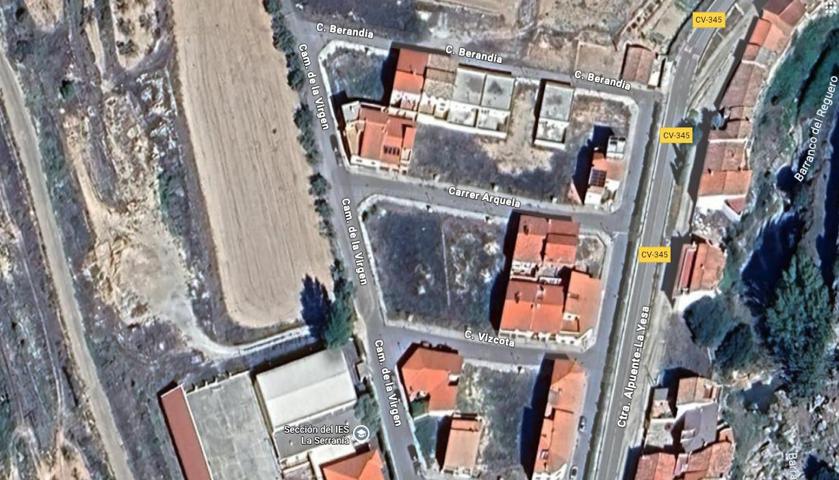 Solar urbano en venta en Alpuente, Valencia photo 0