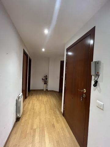Piso En venta en Girona photo 0