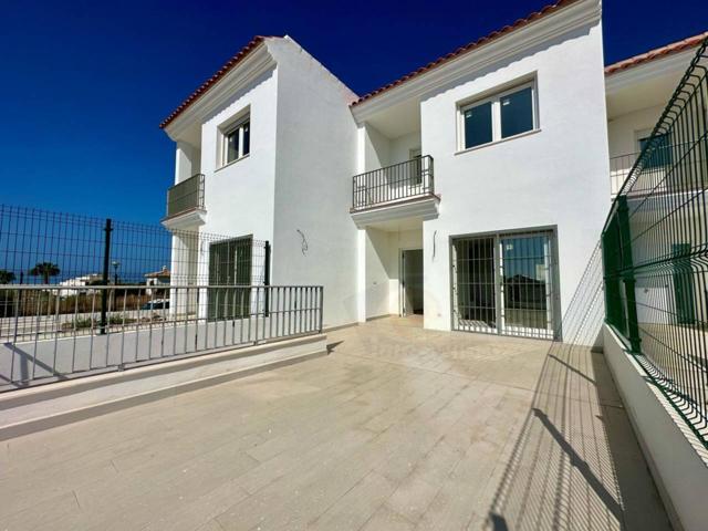 CHALET EN VENTA CON AMPLIAS TERRAZAS Y GARAJES photo 0