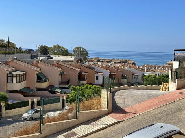 BONITO CHALET ADOSADO A 6 MINUTOS ANDADO DE LA PLAYA EN TORRE DE BENAGALBON photo 0