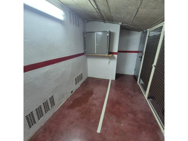 PÀRQUING TANCAT DE LLOGUER PER MOTO A LA ZONA DEL CORTE INGLÉS photo 0