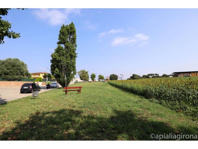 Terreno en venta en Riudellots photo 0