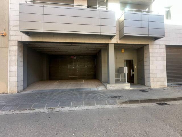 Garatge en venta en Migdia Casernes(17003) photo 0