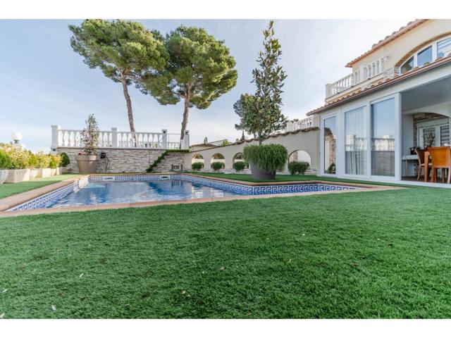 Xalet en venta en Pals photo 0