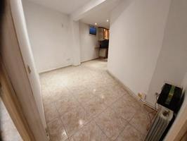 Piso de BANCO en calle Ruiz de Padrón, Sagrera photo 0