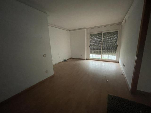 Piso de banco Sant Vicenç dels Horts photo 0