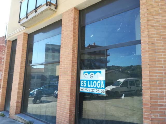 Local comercial en alquiler en Olot photo 0