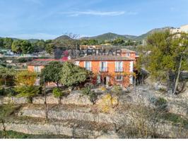 FINCA URBANA EN EL CENTRO DEL PUEBLO DE TORREMANZANAS. photo 0