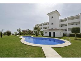 ¡Alquiler de piso de larga temporada en zona residencial cerca del mar! photo 0