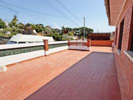 Chalet unifamiliar en venta en Sant Vicenç dels Horts photo 0