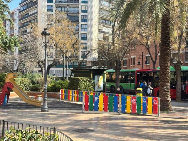 TE OFRECEMOS ESTA CESION DE USO DE KIOSKO DE PRENSA, EN VALENCIA – CALLE JESÚS CON PLAZA PINTOR SEGR photo 0