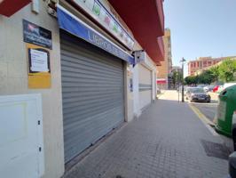 SE VENDE O TRASPASA NEGOCIO QUIOSCO-PAPELERÍA CON LICENCIA DE LOTERIA MIXTA photo 0