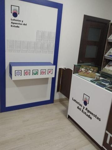 SE VENDE O TRASPASA NEGOCIO QUIOSCO-PAPELERÍA CON LICENCIA DE LOTERIA MIXTA photo 0