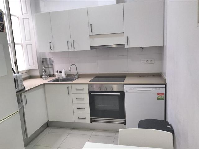 MAGNIFICA VIVIENDA DE 4 HABITACIONES JUNTO A LA PLAZA DEL AYUNTAMIENTO photo 0