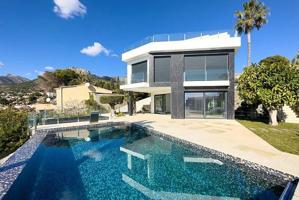 Villa En venta en Calp photo 0