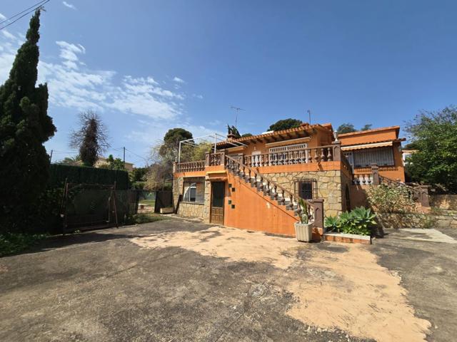 Villa En venta en La Nucia photo 0