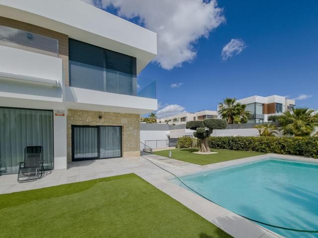 Villa En alquiler en Finestrat photo 0
