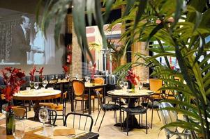 RESTAURANTE Y COCTELERÍA EN LA PLAZA DEL PILAR photo 0