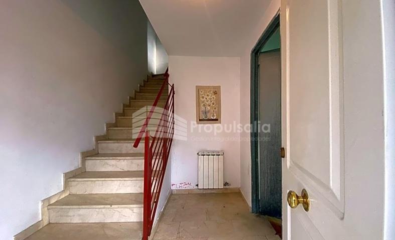 ADOSADO EN VENTA CON INQUILINO en el centro de La Puebla de Alfindén. photo 0