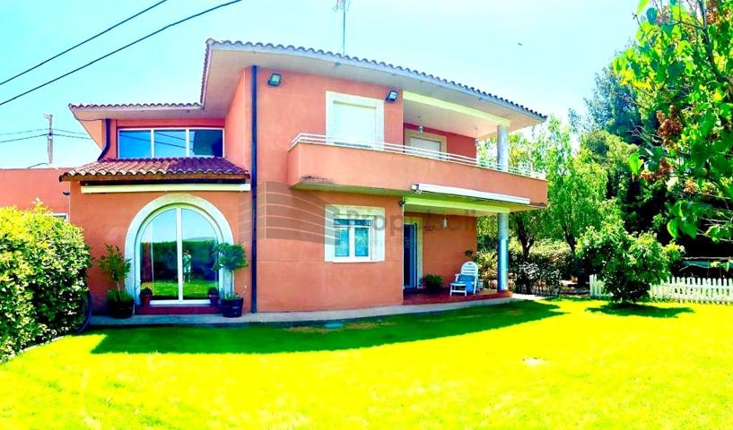¡Espectacular chalet rodeado de naturaleza! photo 0