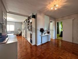 Preciosa casa de dos plantas en Pinseque. photo 0