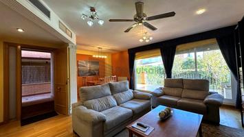 Preciosa vivienda pareada en Montecanal. photo 0