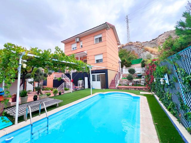 KASAURBANA ofrece en VENTA chalet en ARANJUEZ photo 0