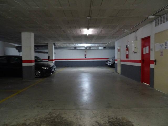 Garaje en alquiler en Can Clos-Els Pinetons photo 0