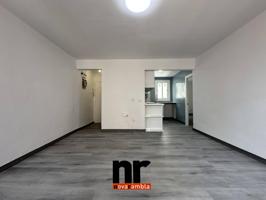Piso en venta en Centre photo 0