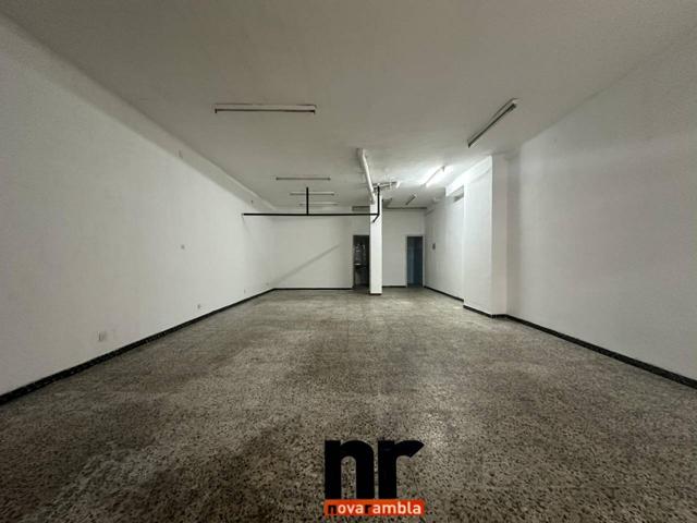 Venta de local comercial en Ripollet photo 0