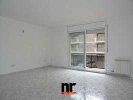 Piso en venta en Pinetons photo 0