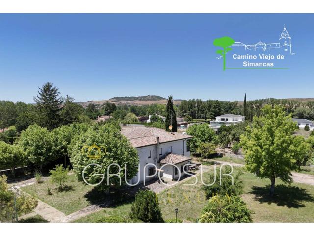 Magnífica finca de recreo con chalet, piscina y pista de tenis en el Camino Viejo de Simancas, con parcela de 6.554 m². photo 0