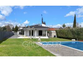 Exclusivo chalet a estrenar con piscina privada, en la orilla del río Pisuerga, en el Camino del Cabildo, Valladolid photo 0